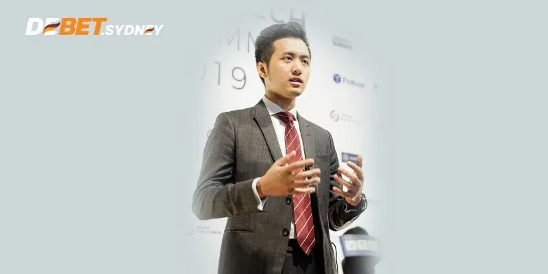 Giới thiệu về tác giả Debet